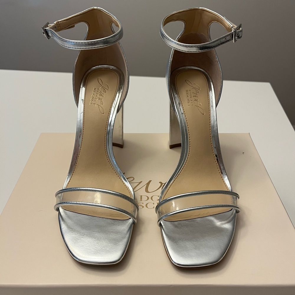 Badgley Mischka Silver Heels. 7.5
